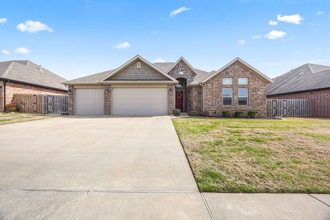 Photo of 6303 S 58Th Street, Rogers, AR 72758 (MLS # 1339891)