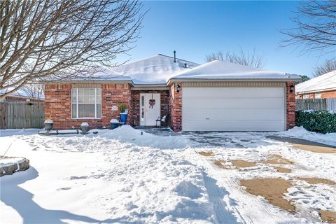 Photo of 401 Bigi Avenue, Springdale, AR 72764 (MLS # 1334188)