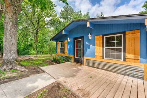 Photo of 16645 Lazy Lane, Lowell, AR 72745 (MLS # 1344404)