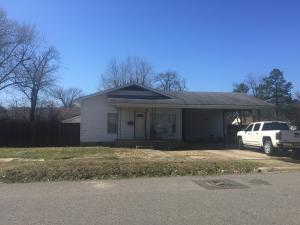1004 S El Paso Ave - Large open floor plan, 2 bedroom, 1 bath home with many updates and wood privacy fence. Workshop. Lots of storage. Quiet street, nice kitchen open to living. Extra building lot included. Reduced! $87,500 MLS#18-416