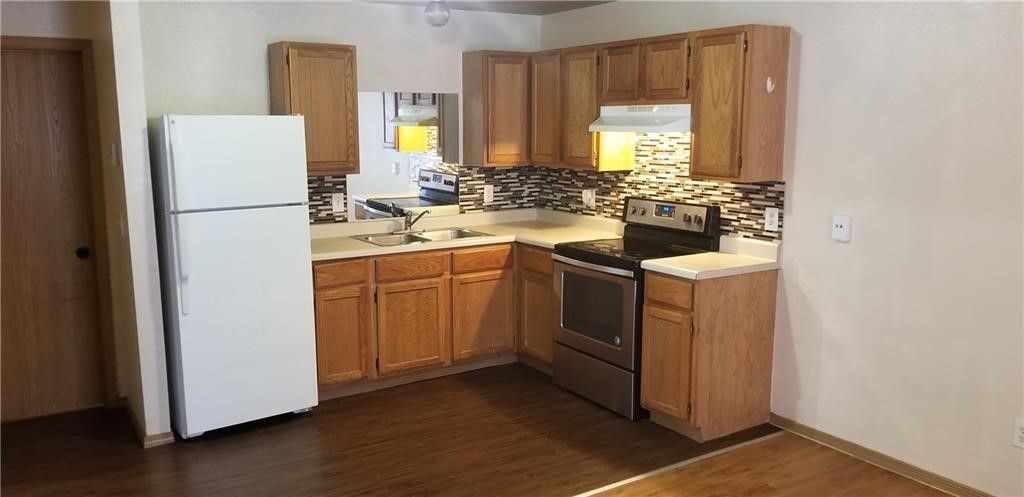 1-17-30 SPRINGDALE OUTLOTS - Residential Lease