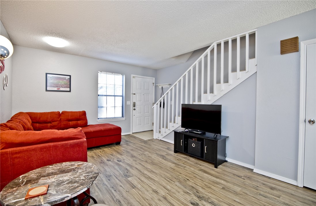 Oakland Twnhms Ph II - Residential