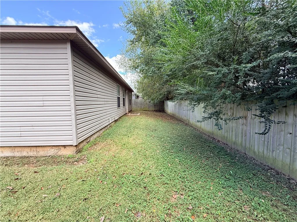 Bentonville, Arkansas 72713, United States, 3 Bedrooms Bedrooms, ,2 BathroomsBathrooms,Residential,Active,219426