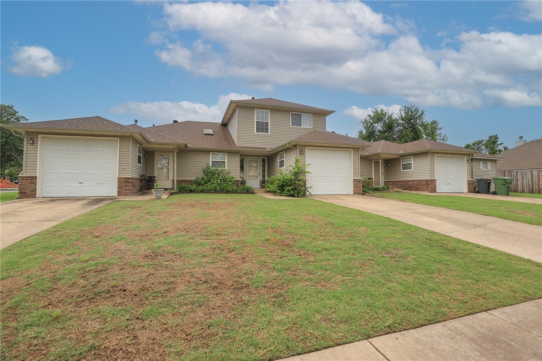 Spacious 3 Bedroom, 2.5 Bath Multi-Family Unit – Lawn Care Included!
This well-maintained multi-family unit offers 3 bedrooms and 2.5 bathrooms in a fantastic location with quick access to I-49, shopping, and dining options. Enjoy a cozy fireplace in the inviting living room, perfect for relaxing evenings.
The functional layout includes a convenient half bath on the main floor for guests and a dedicated laundry room just off the kitchen. Lawn care is provided, giving you more time to enjoy your home without the hassle of yard maintenance.