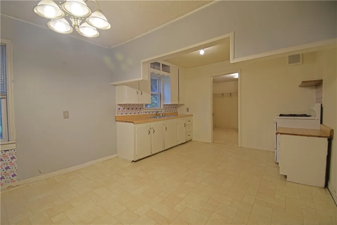 Pea Ridge, Arkansas 72751, United States, 2 Bedrooms Bedrooms, ,1 BathroomBathrooms,Residential,Active,236334