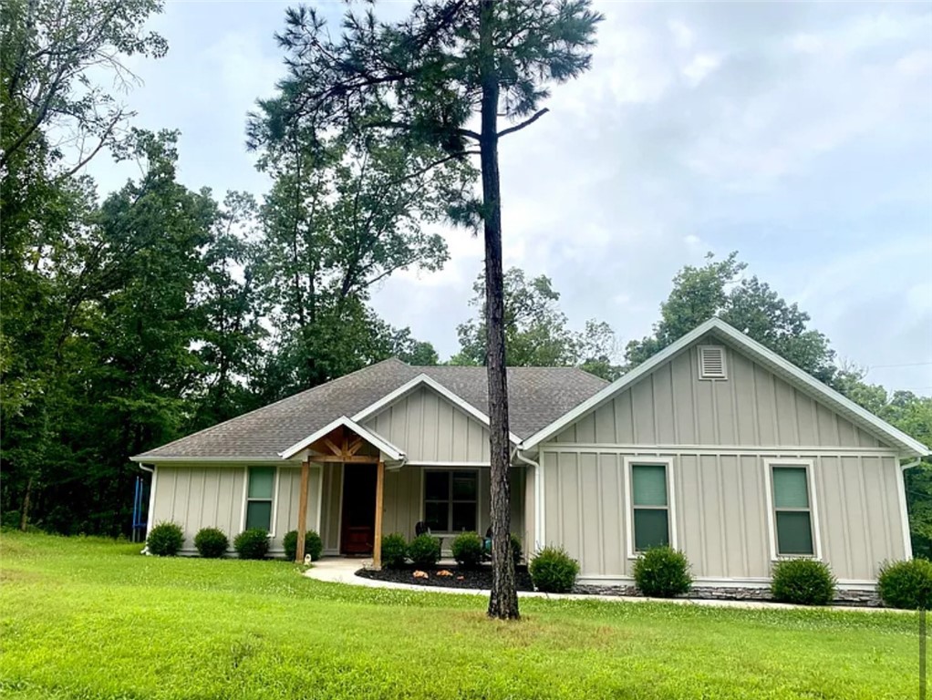 Welcome to your perfect Bella Vista retreat! This beautifully updated 4-bedroom, 2-bath home features all-new appliances and can be leased fully furnished (at an additional cost) or unfurnished to fit your needs. Just minutes from I-49, it offers both convenience and serenity. Enjoy exclusive access to Bella Vista amenities, including lakes, beaches, gyms, mountain biking trails, top-tier golf courses, and more. Step into the backyard and explore your own access point to a forested trail surrounded by stunning natural foliage—ideal for peaceful mornings or evening strolls. A rare find that blends comfort, nature, and recreation! Come see this can't-miss home today!