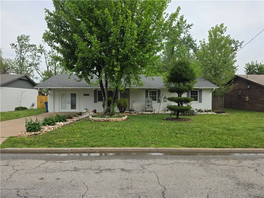 Turnkey investment opportunity in the heart of Bentonville! 1001 11th Street is a proven short-term rental with an outstanding track record on Airbnb — strong reviews, repeat guests, and consistent bookings that speak for themselves.

Perfectly positioned near Crystal Bridges, the Razorback Greenway, and Bentonville's thriving dining and retail scene, this property commands premium nightly rates during peak season and draws year-round demand from cyclists, art enthusiasts, and corporate travelers alike.

The owner is offering the property fully furnished and guest-ready — walk in and start generating income from day one — or purchase without furniture if you prefer to make it your own. Either way, the bones of a high-performing rental are already in place.

Whether you're looking to expand your short-term rental portfolio or snag a smart long-term hold in one of Arkansas's most dynamic markets, this one checks all the boxes. Opportunities like this don't sit long in Bentonville. Call today.