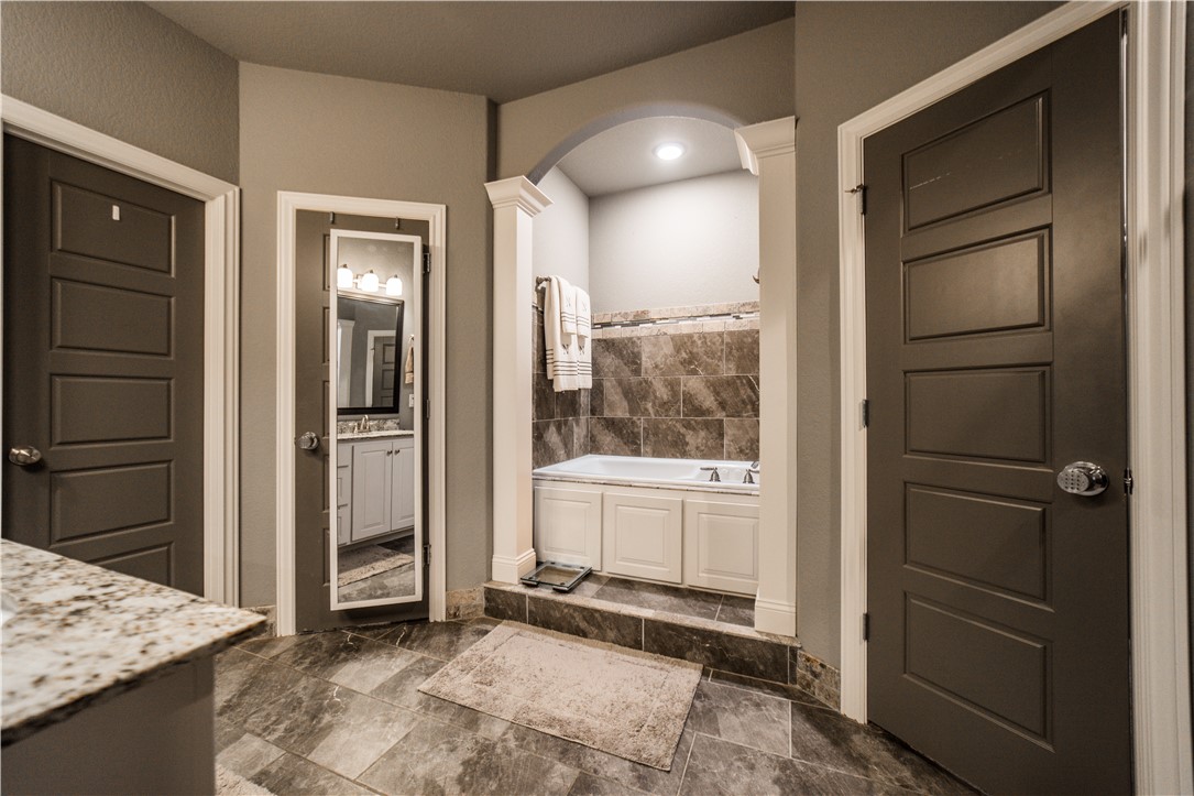 Iveys Ph Ii, The Rogers - Residential