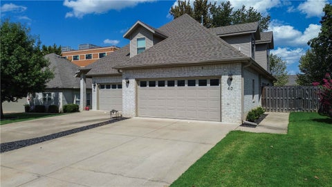 Photo of 40 E Cydnee Street, Fayetteville, AR 72703 (MLS # 1361306)