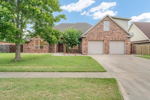Photo of 4334 E Oakmont Drive, Fayetteville, AR 72701 (MLS # 1358611)