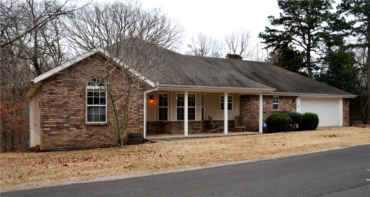Beautiful 1-level home with split floor plan. Upgraded kitchen with Granite countertops. Granite is also in both bathrooms and in the laundry room. The LR features a lovely brick enclosed gas-log fireplace for those frosty evenings and will beckon you to sit, relax and enjoy the comfort that only a fireplace can bring. Large level yard is fenced in back, perfect for the dogs to play. The screened-in patio is great for that late evening beverage or an early morning cup of coffee. The spacious deck is