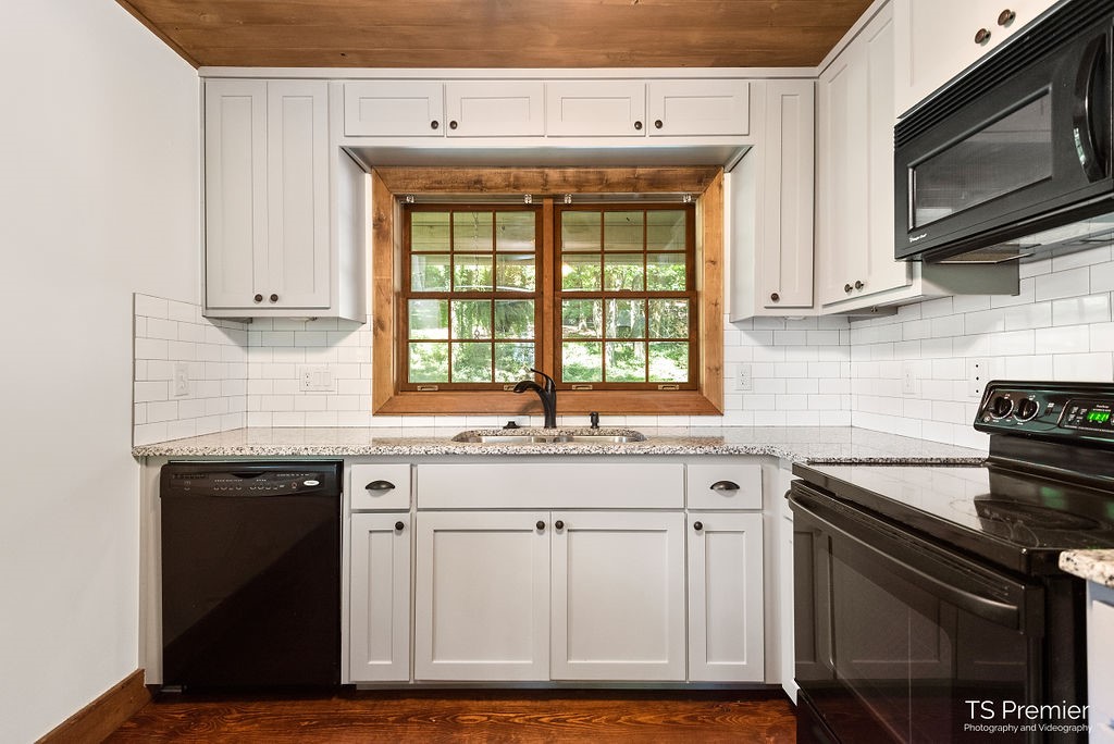 Aces Acres Sub - Residential Lease