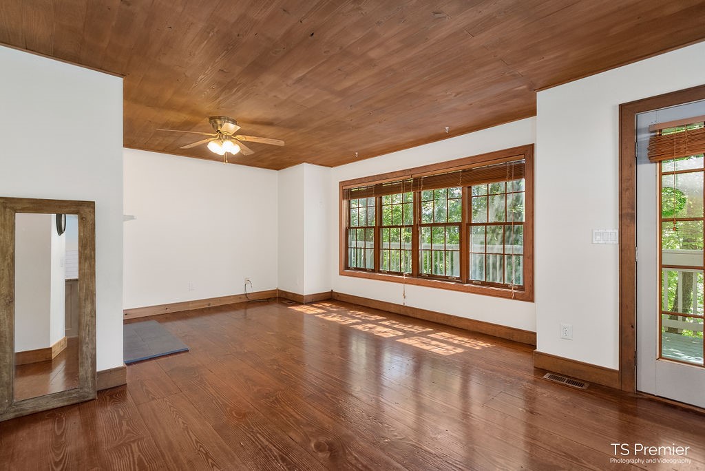 Aces Acres Sub - Residential Lease