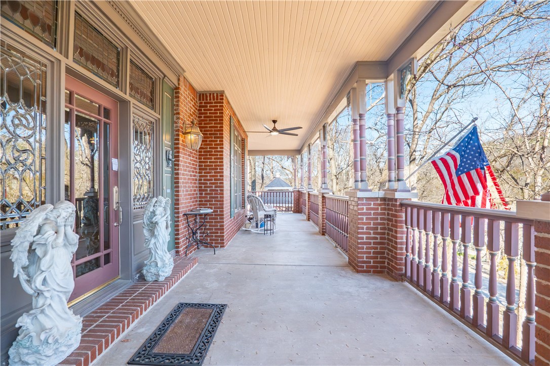 Magnetic Bays - Residential