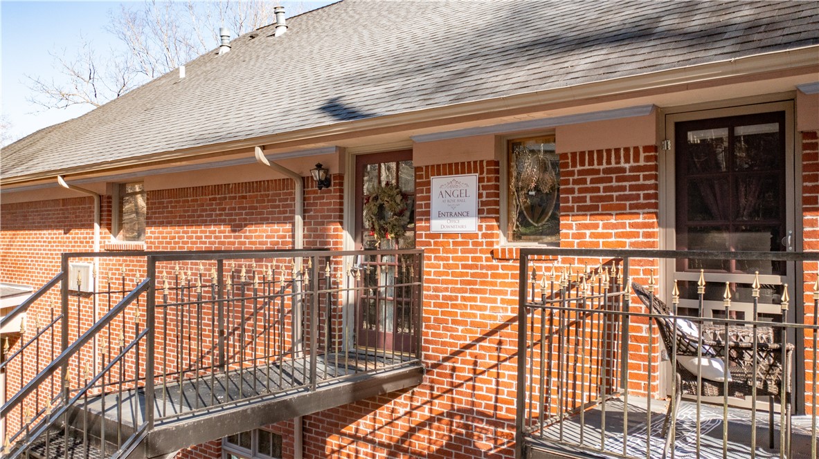 Magnetic Bays - Residential