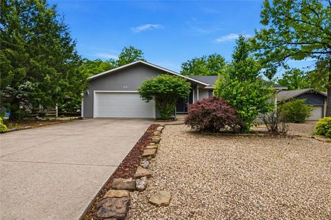 Photo of 33 Farnham Drive, Bella Vista, AR 72714 (MLS # 1344141)