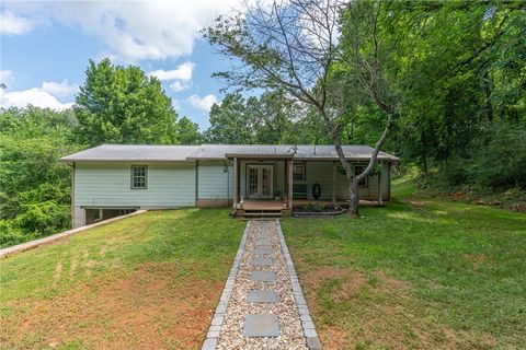 Photo of 428 Oak Street, Mountainburg, AR 72946 (MLS # 1351610)