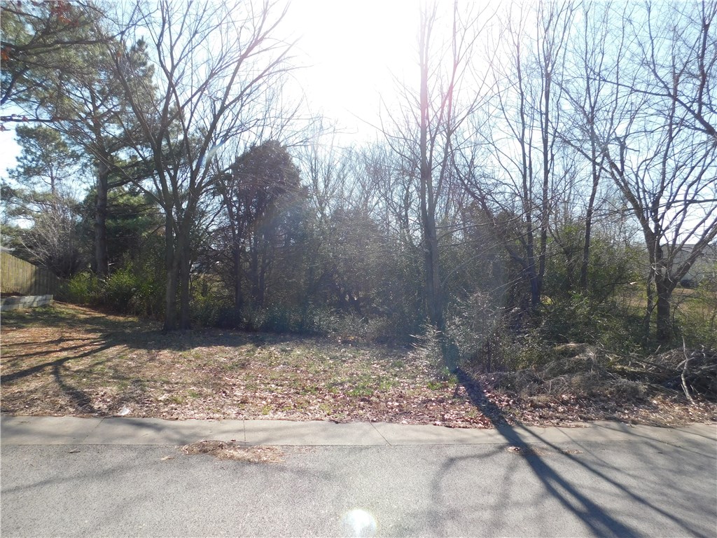 One of that last lots available in Wolf Creek Ridge subdivision. Great location, close to the Middle and High School. Build your home or your next investment property here.