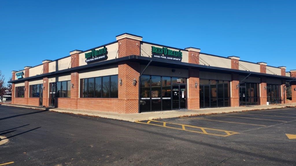 Located on the "going home" side of a bustling and growing 5-lane corridor between Bentonville and Centerton! Several new apartment and housing developments within a half mile. High visibility location with stop light for easy access. Listing includes 2 buildings, 2500 and 2502 SW 14th St, on the same parcel.