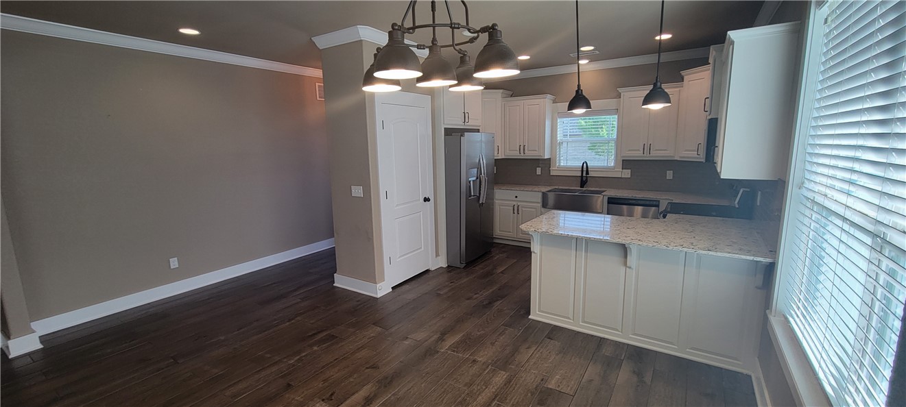 VILLAS AT FOREST HILLS - Residential Lease