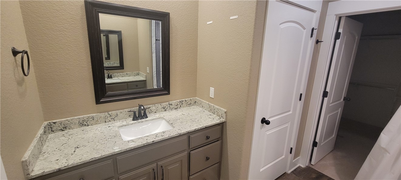 VILLAS AT FOREST HILLS - Residential Lease