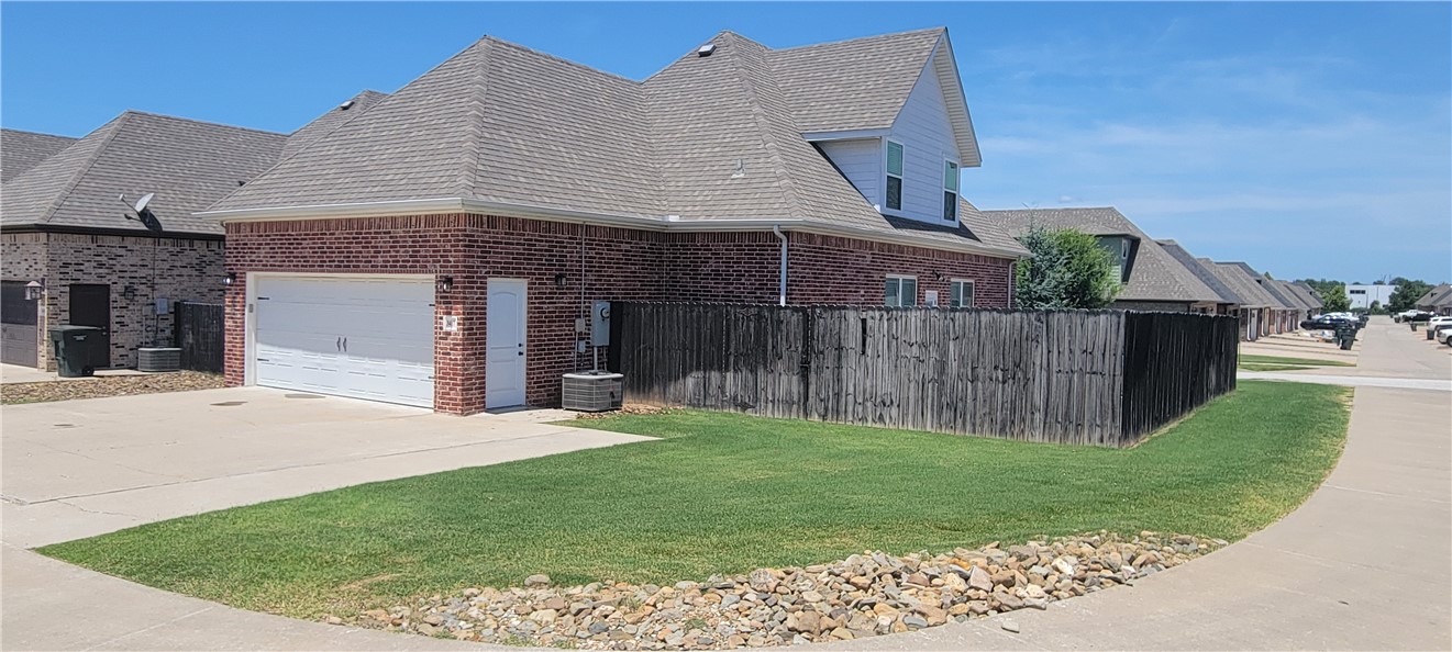 VILLAS AT FOREST HILLS - Residential Lease