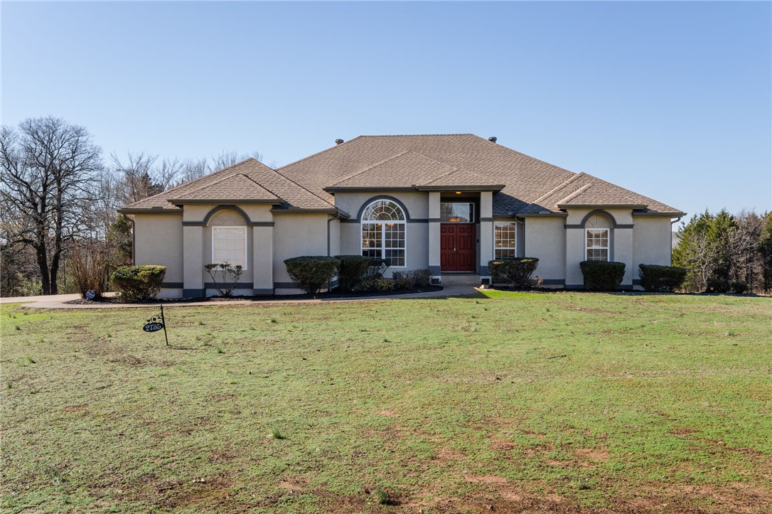 Sip your morning coffee and overlook Lee Creek in this custom home on 3.6 acres. Main floor features large living area, dining, 3 beds + office (or 4th bed), kitchen & walk-in pantry. Host gatherings downstairs with space to park your classic car. One bed w/cedar-lined closet, storage areas, and bedroom-sized storm shelter complete the downstairs. Outside is a massive 54āx40ā shop w/electric, RV parking & 2nd metal building. A perfect blend of country views and close proximity to everything in Van Buren.