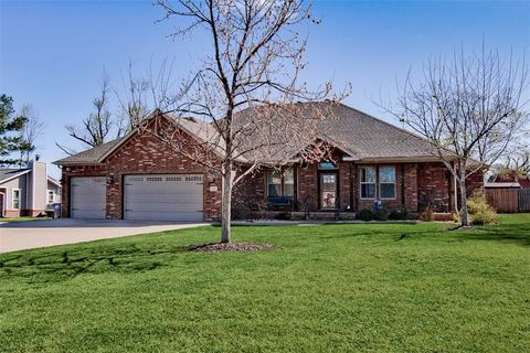 Photo of 915 S 28th Street, Rogers, AR 72758 (MLS # 1338829)