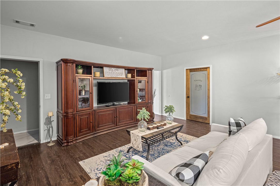 Jo Dar Van Estate Pea Ridge - Residential