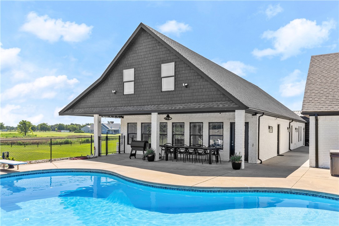 Jo Dar Van Estate Pea Ridge - Residential