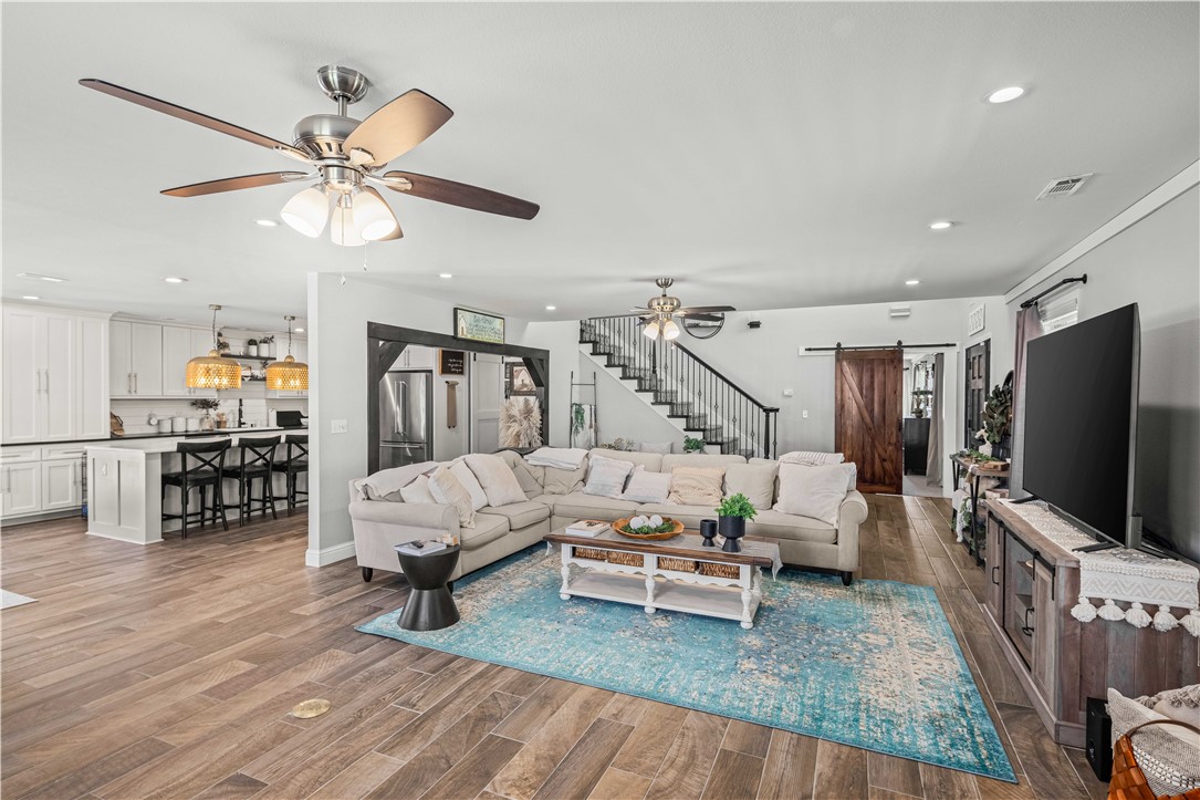 Jo Dar Van Estate Pea Ridge - Residential