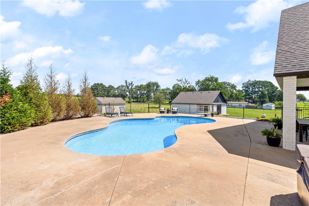 Jo Dar Van Estate Pea Ridge - Residential