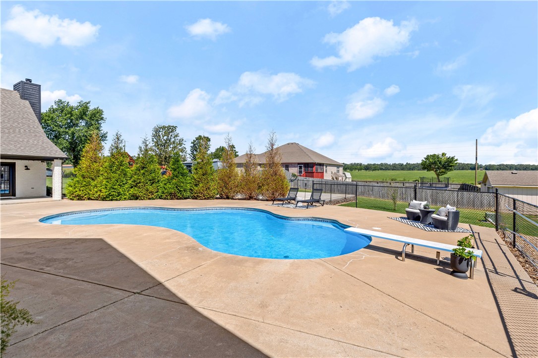 Jo Dar Van Estate Pea Ridge - Residential