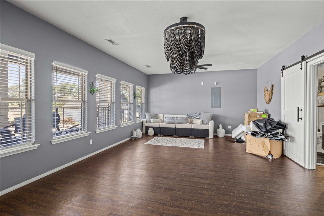 Jo Dar Van Estate Pea Ridge - Residential