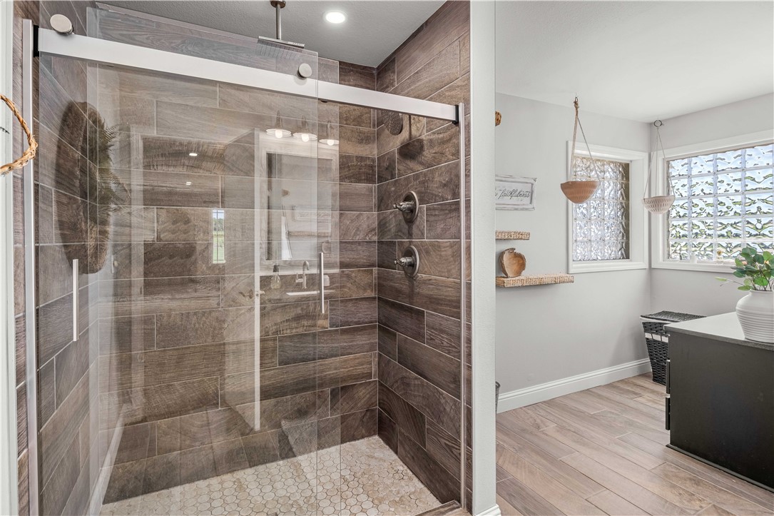 Jo Dar Van Estate Pea Ridge - Residential