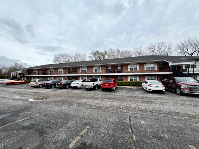 Charming 2-bedroom apartment situated in Springdale, just across from Springdale High School! Featuring 2 bedroom, one bath, an open living area and eat-in kitchen. Tenant responsible for electric, water, trash, and gas. We process applications promptly, and upon approval, we will contact you for the deposit. Keep in mind that the deposit secures the unit, not the application. To ensure security, please be cautious of scams. Our application process involves online payment through a secure portal, and we do not accept cash, CashApp, Venmo, and/or PayPal. Showings through appointments only. Pictures of like unit - same layout, finishes may vary