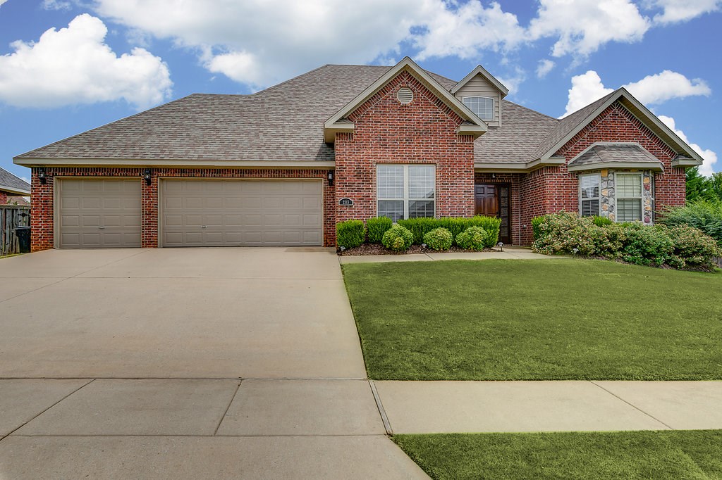Additional $75 / month for 6-month lease term.