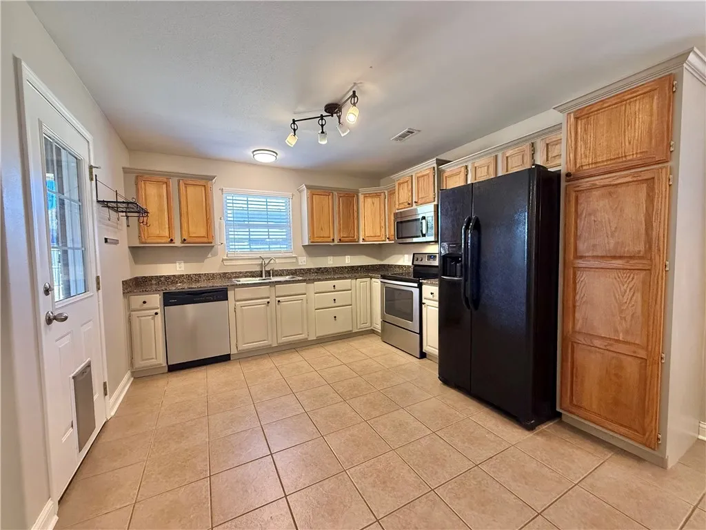 Prairie Grove, Arkansas 72753, United States, 3 Bedrooms Bedrooms, ,2 BathroomsBathrooms,Residential,Active,243516