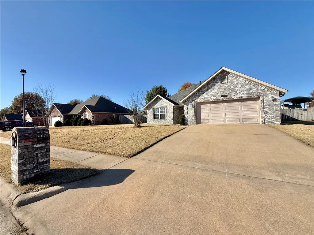 Prairie Grove, Arkansas 72753, United States, 3 Bedrooms Bedrooms, ,2 BathroomsBathrooms,Residential,Active,243516