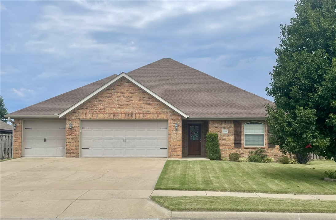 Beautiful 4BR/2BA with Split Floorplan, 3-Car Garage & Spacious Backyard.
Don't miss this home featuring 4 spacious bedrooms with walk-in closets, 2 bathrooms, and a split floorplan that offers both privacy and function. The oversized living room flows into a beautiful kitchen with granite countertops and stainless steel appliances- perfect for everyday living and entertaining!
Located just minutes from both Prairie Grove and Farmington school districts, this home offers easy access to two school systems. The neighborhood has pride of ownership.
Enjoy the flexibility of a 3-car garage with plenty of space for vehicles, storage, or hobbies. The backyard is fully fenced with a wood privacy fence and includes a patio that’s ideal for relaxing, grilling, or hosting guests. All bedrooms offer ample space, natural light, and walk-in closets for great storage options.