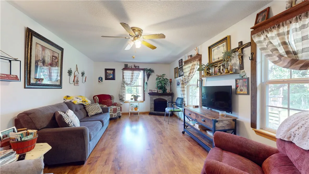 Garfield, Arkansas 72732, United States, 2 Bedrooms Bedrooms, ,2 BathroomsBathrooms,Residential,Active,144068