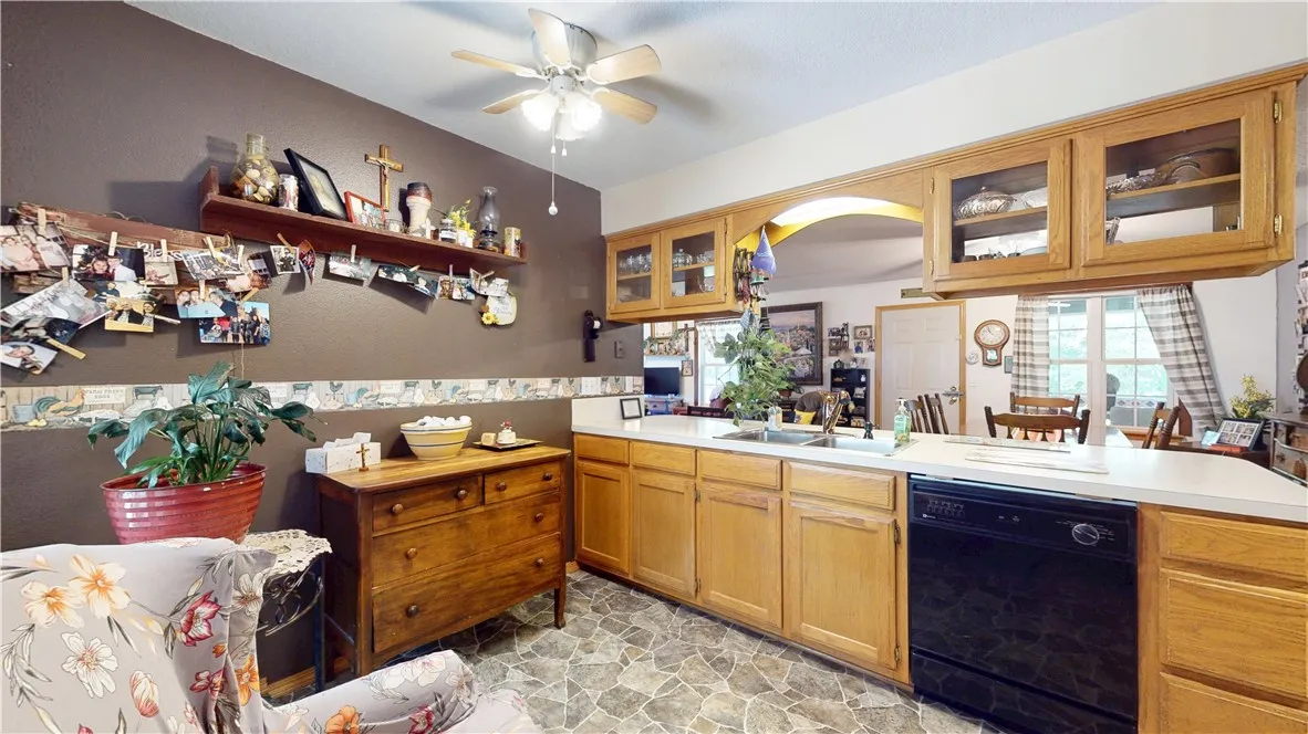 Garfield, Arkansas 72732, United States, 2 Bedrooms Bedrooms, ,2 BathroomsBathrooms,Residential,Active,144068