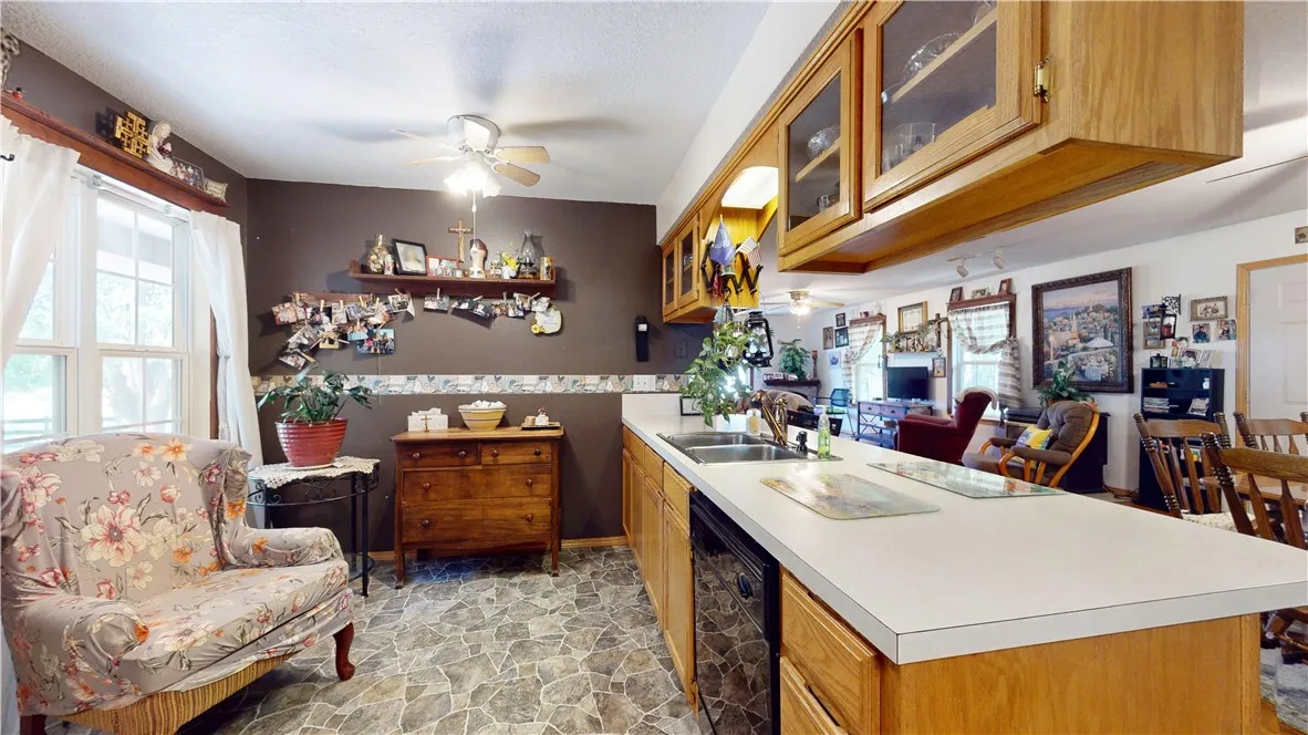 Garfield, Arkansas 72732, United States, 2 Bedrooms Bedrooms, ,2 BathroomsBathrooms,Residential,Active,144068