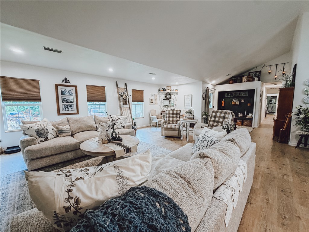Holt Paradise - Residential