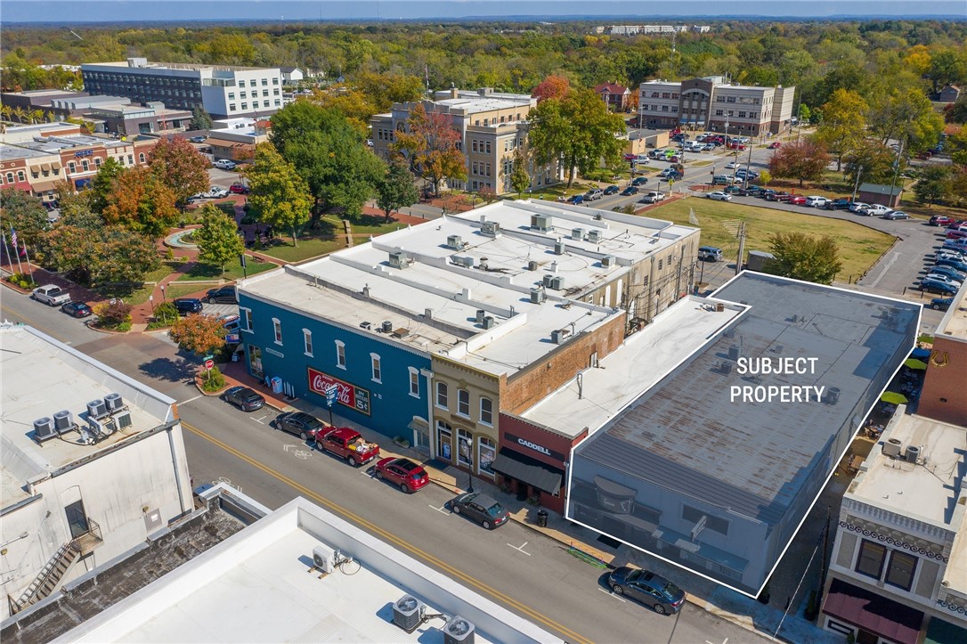 This listing is for 109-111 S Main St & 106 SE A St. Located just off the square with frontage on both S Main St and SE A St.
109-111 S Main St is 4,620 SF
106 SE A St is 3,528 SF