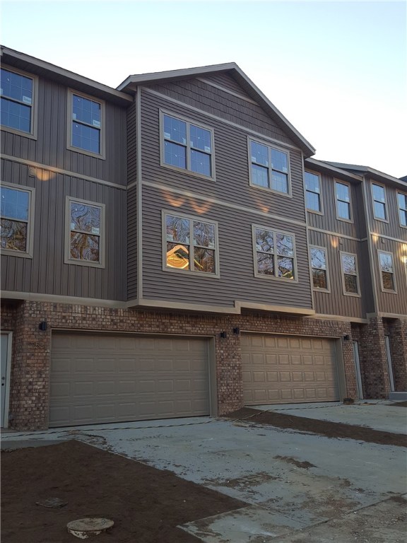 new townhome close to u of a, with easy access to I-49 & surrounding Fayetteville areas. home buyer, investor, & or owner occupant! exterior decks off of kitchen maintenance free, washer / dryer & refrigerator provided.
