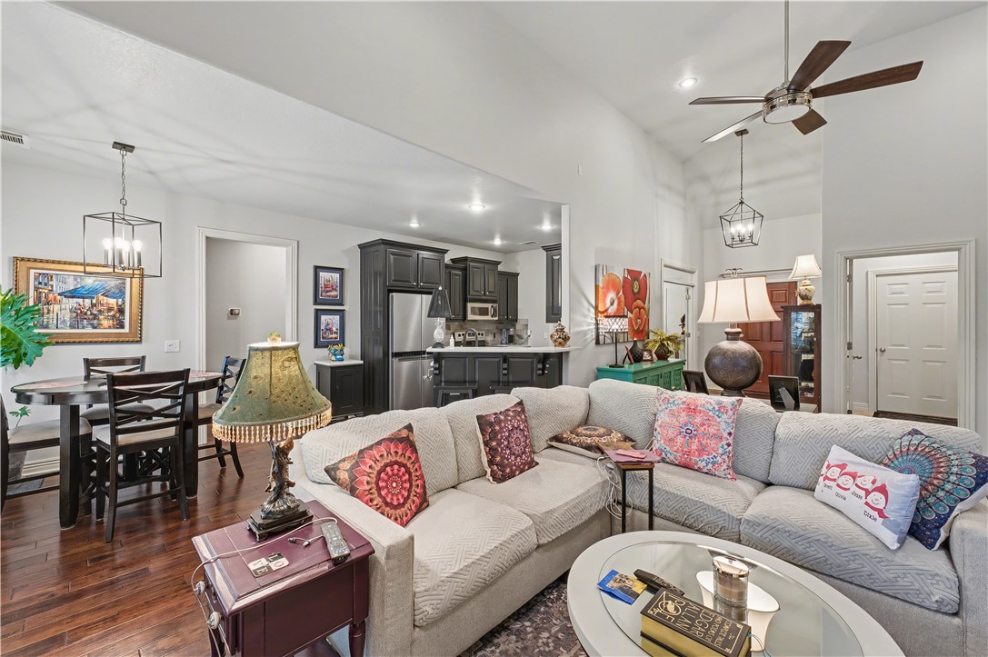 Bellafont Gardens Hpr - Residential