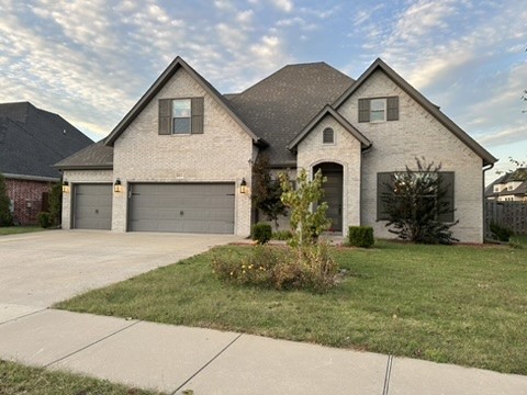 VACANT, MOVE IN READY!! Beautiful open floor plan with large primary suite on main level. 3 bedrooms and large bonus room on 2nd floor. Large covered patio for entertaining. 3 car garage. Privacy Fence. This home has it all.
PICTURES WILL BE ON LINE 10-16-25