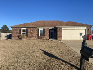 Beautiful 3 Bedroom/2 Bath Home in Excellent Condition with a Privacy Fenced in Backyard, Covered Patio for Entertaining Guests, Separate Fenced in Dog Pen, and a Large Storage Building out back. Come See it Today!!!