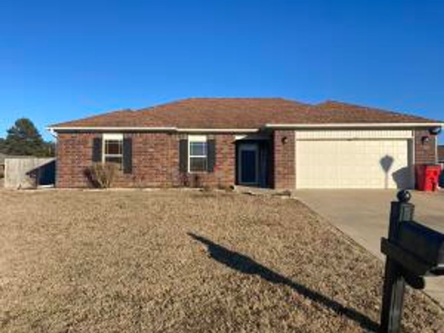 Beautiful 3 Bedroom/2 Bath Home in Excellent Condition with a Privacy Fenced in Backyard, Covered Patio for Entertaining Guests, Separate Fenced in Dog Pen, and a Large Storage Building out back. Come See it Today!!!